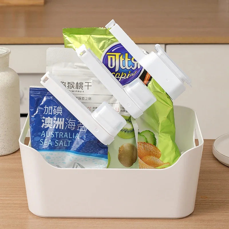Airtight Food Bag Sealing Clip with Pouring Spout - 18