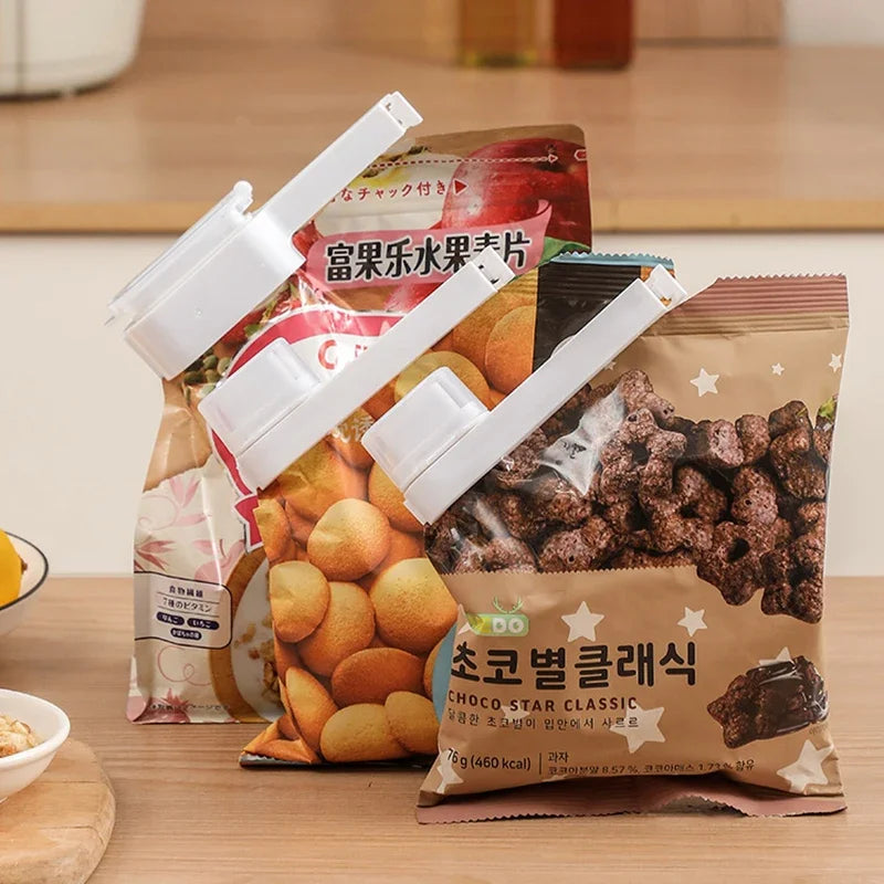 Airtight Food Bag Sealing Clip with Pouring Spout