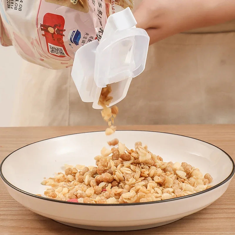 Airtight Food Bag Sealing Clip with Pouring Spout