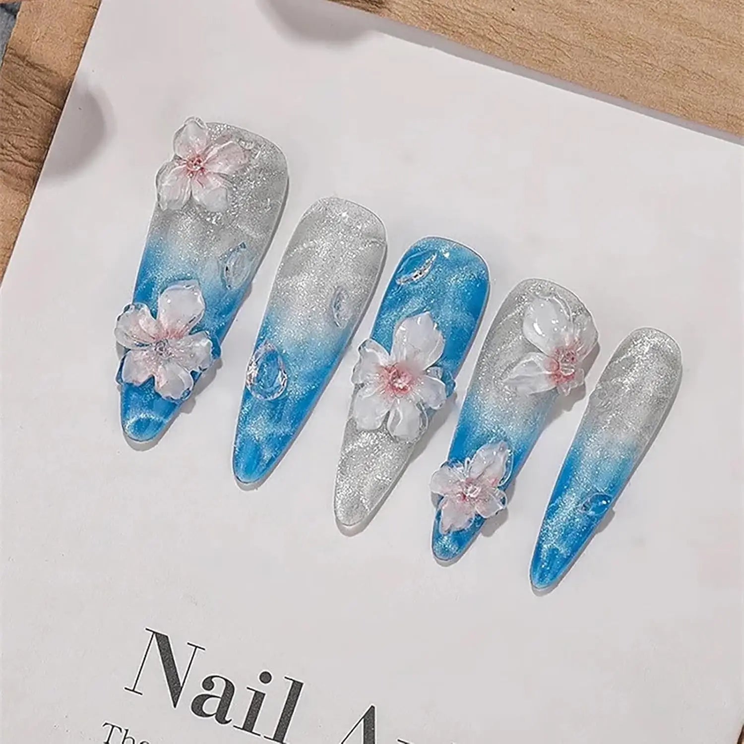 Magnetic Nail Art Tool for Cat Eye Designs